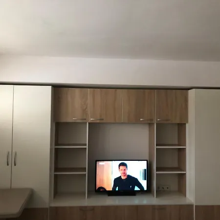 Elena View * פומורי